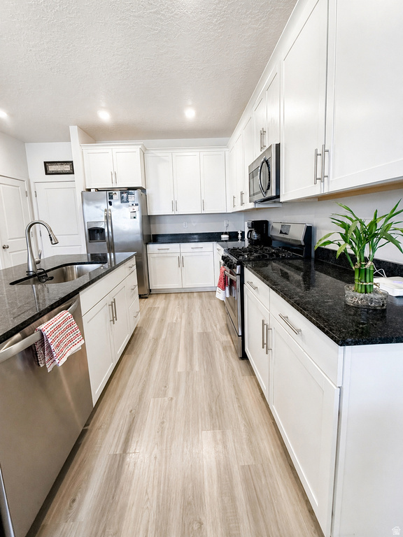 7403 S OLIVINE RIVER LN West Jordan, UT 84081