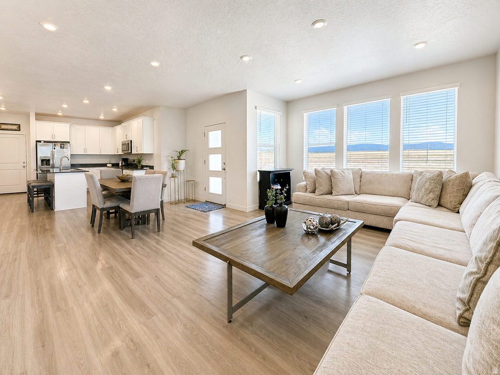 7403 S OLIVINE RIVER LN West Jordan, UT 84081