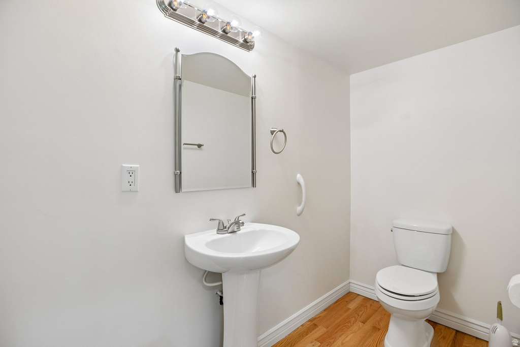 5879 W DIXIE DR West Valley City, UT 84128