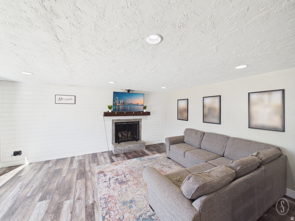 215 W 700 N Clearfield, UT 84015
