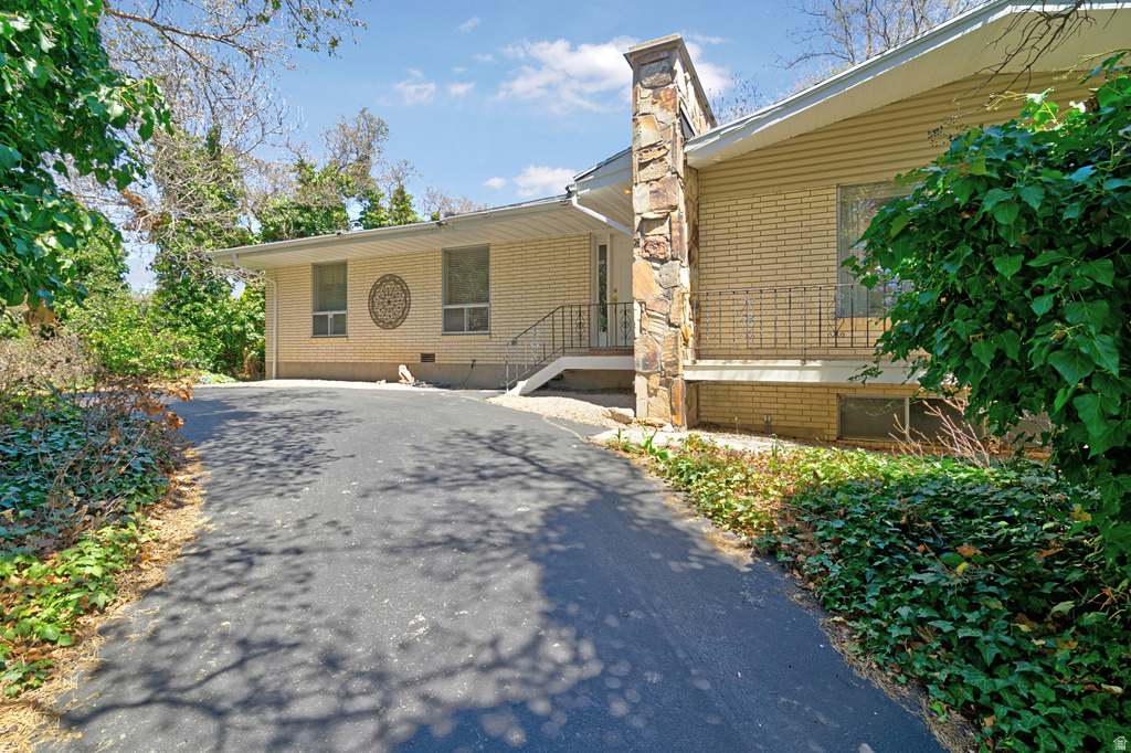 2342 E COMBE RD Uintah, UT 84403