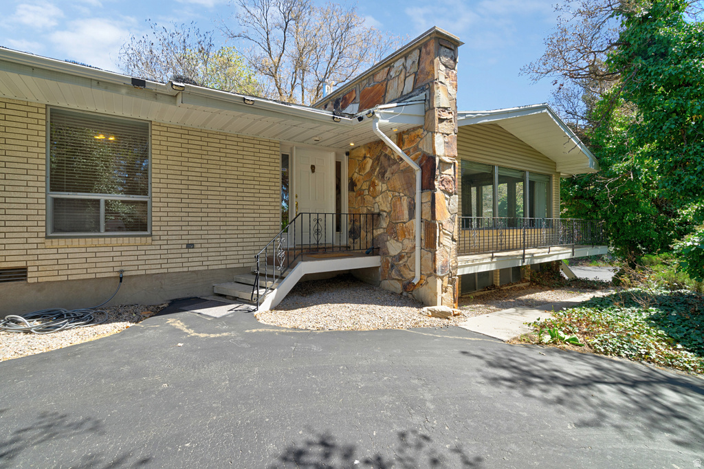 2342 E COMBE RD Uintah, UT 84403