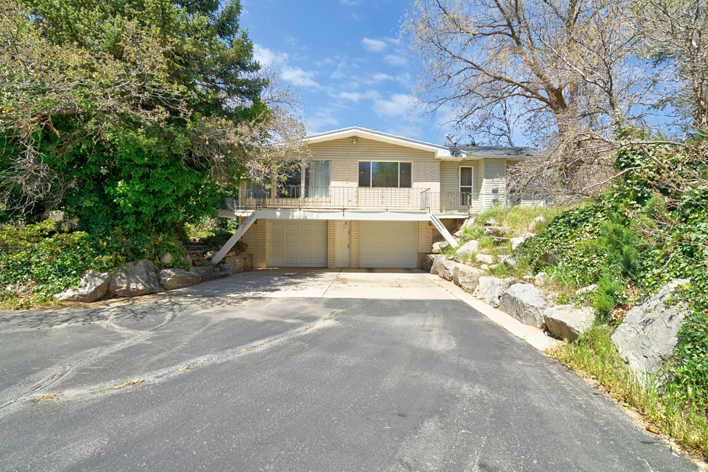 2342 E COMBE RD Uintah, UT 84403