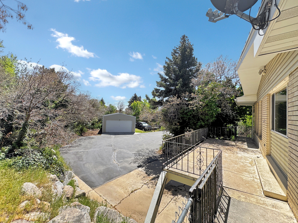 2342 E COMBE RD Uintah, UT 84403