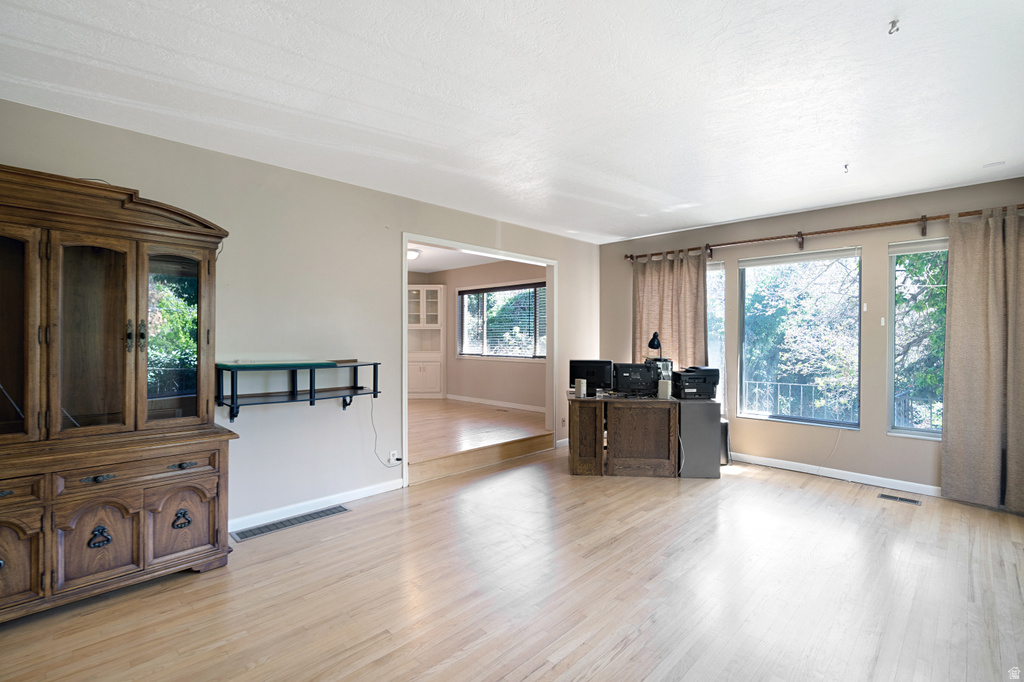 2342 E COMBE RD Uintah, UT 84403