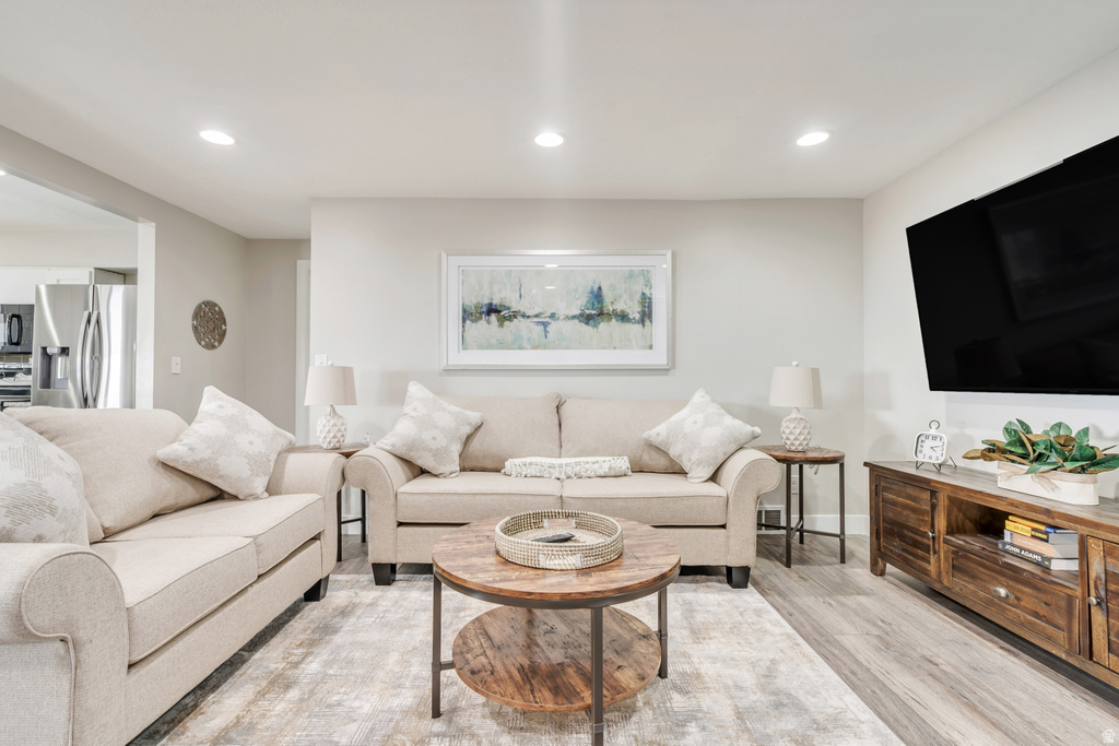 9926 S LANNAE DR Sandy, UT 84094