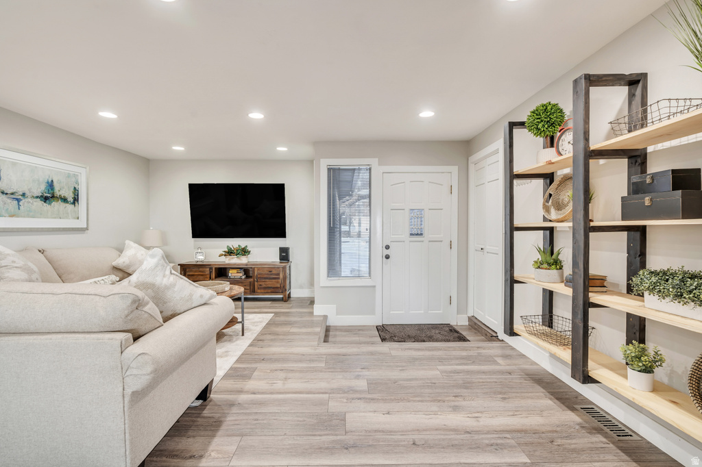 9926 S LANNAE DR Sandy, UT 84094