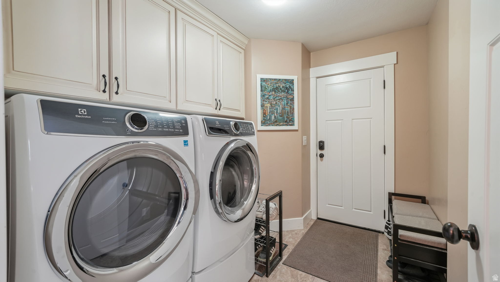 15163 S SKYFALL DR Bluffdale, UT 84065