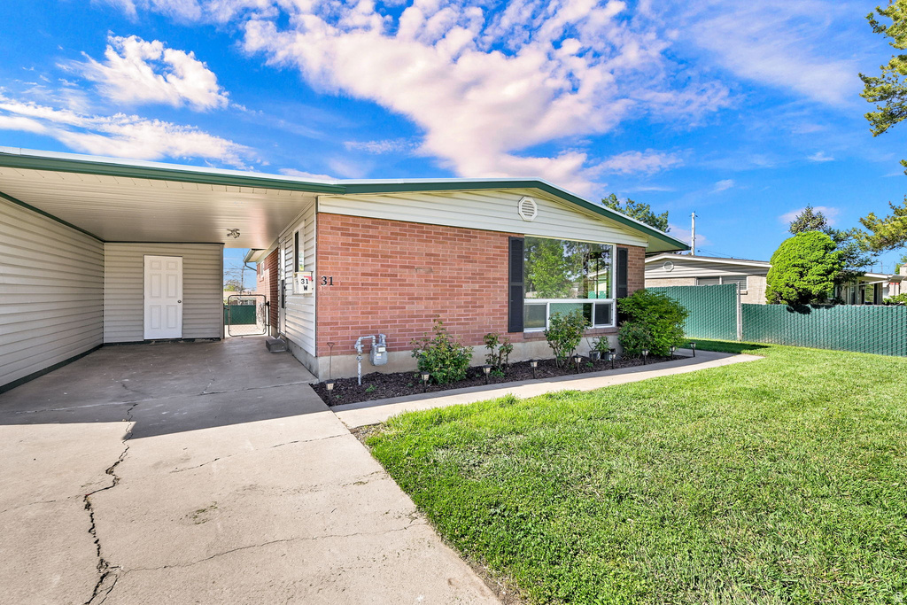 31 W GORDON AVE Layton, UT 84041