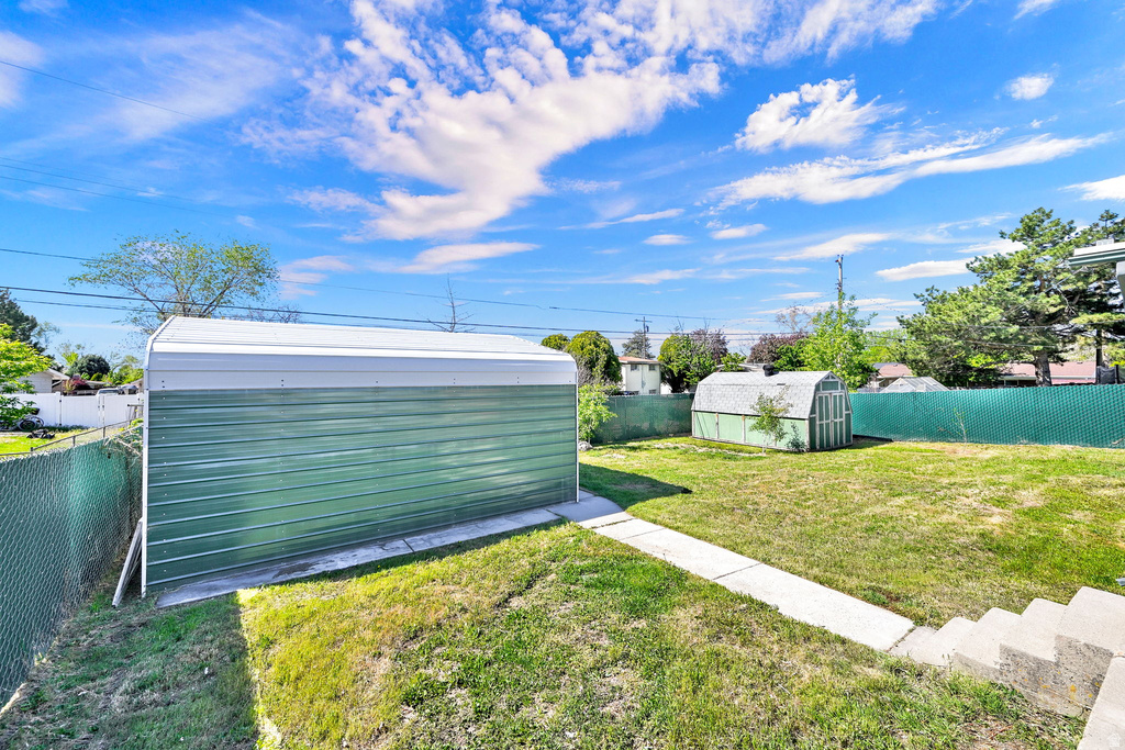 31 W GORDON AVE Layton, UT 84041