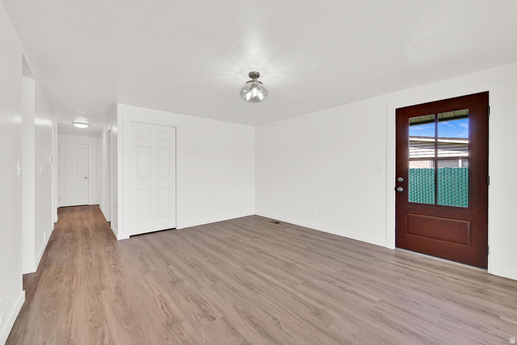 31 W GORDON AVE Layton, UT 84041