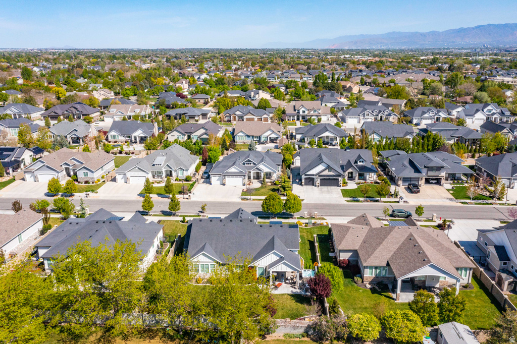 2027 W NICHOLAS FARM LN South Jordan, UT 84095