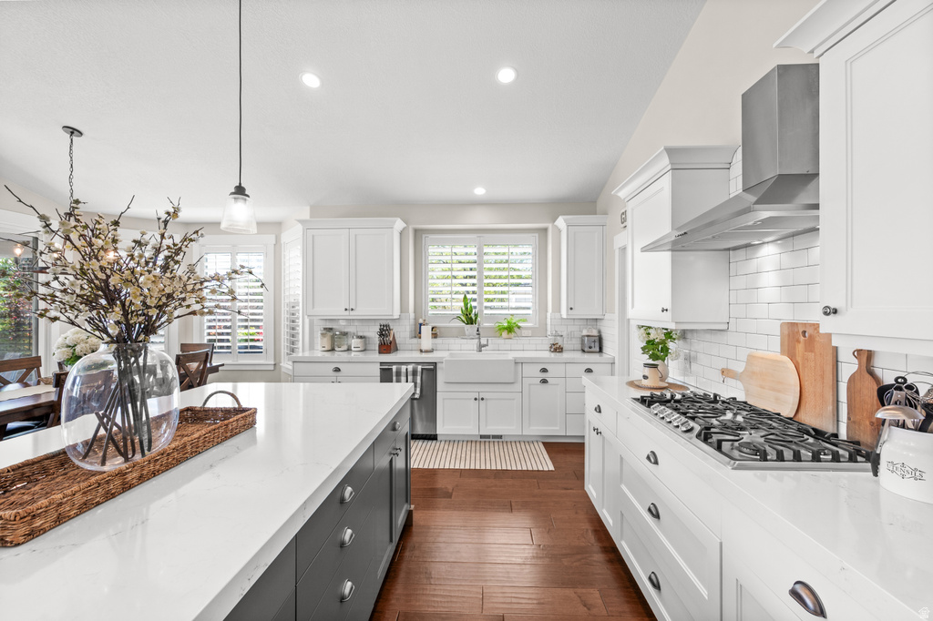 2027 W NICHOLAS FARM LN South Jordan, UT 84095