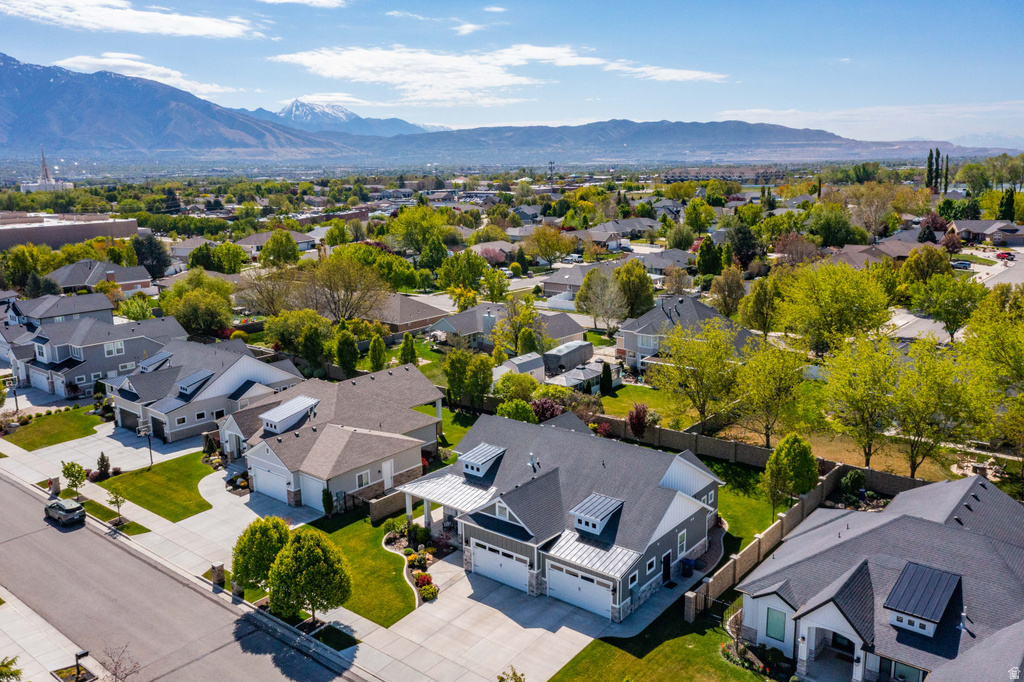 2027 W NICHOLAS FARM LN South Jordan, UT 84095