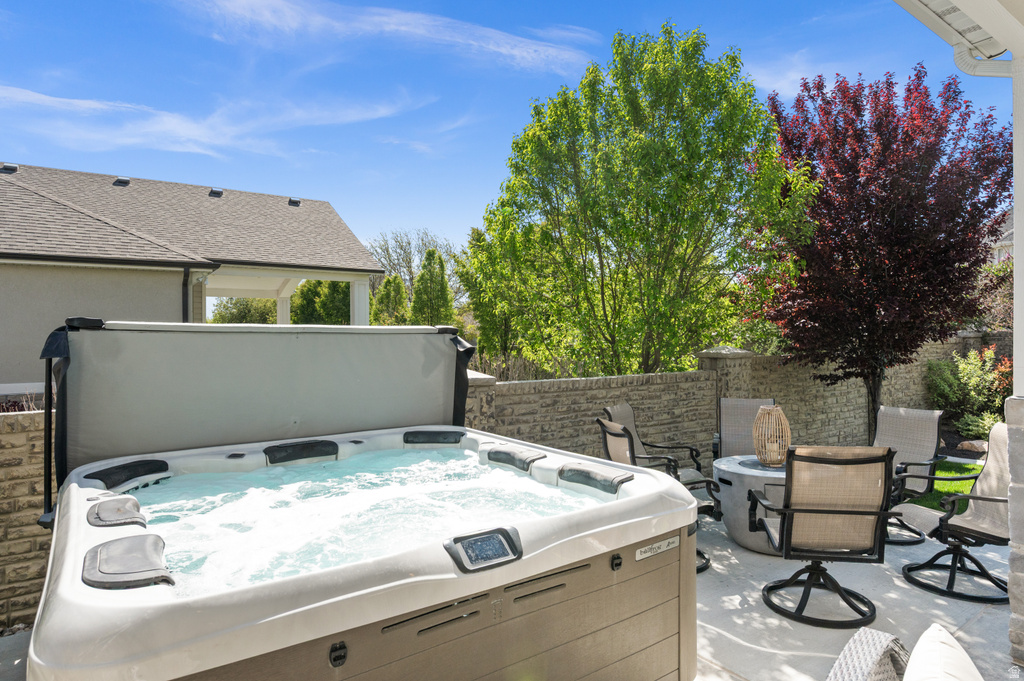 2027 W NICHOLAS FARM LN South Jordan, UT 84095