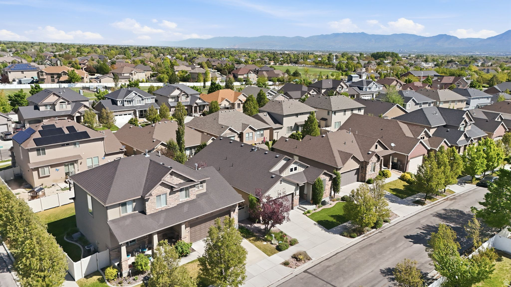 4122 W WALNUT CANYON LN South Jordan, UT 84009