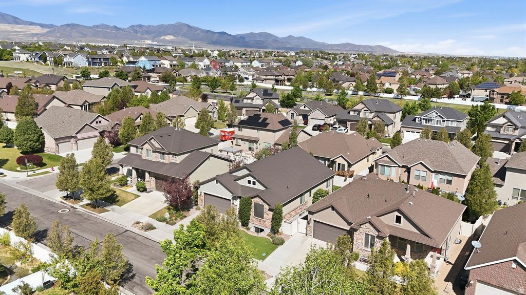 4122 W WALNUT CANYON LN South Jordan, UT 84009