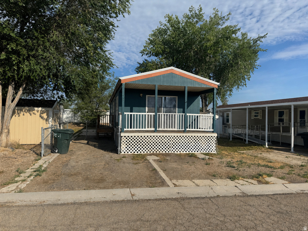 1101 S CARBON AVE photo 2