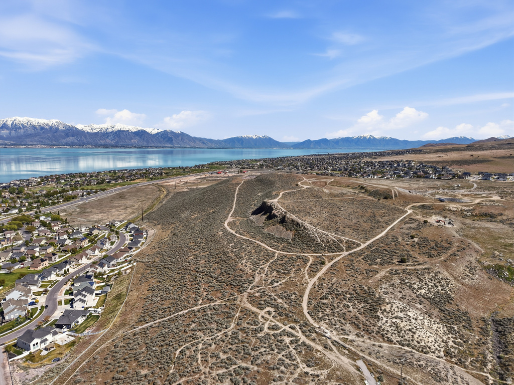 1524 S LUKAS LN Saratoga Springs, UT 84045