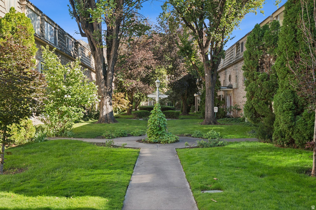 2220 E MURRAY HOLLADAY RD #18 Holladay, UT 84117