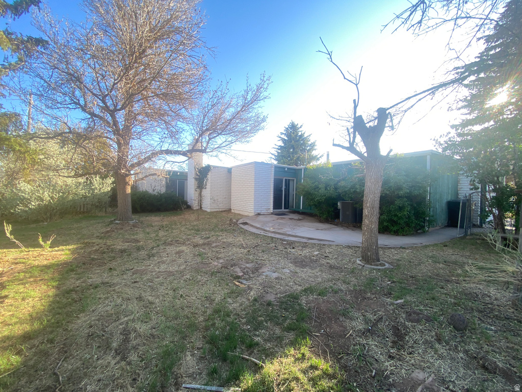 982 SPRUCE ST photo 5