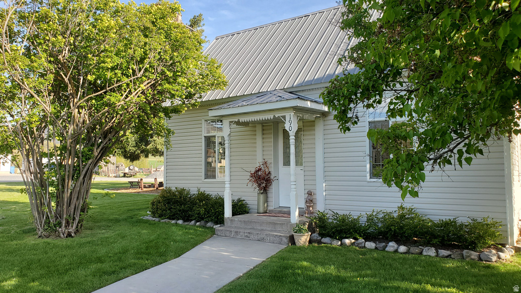 190 E 9200 S Paradise, UT 84328