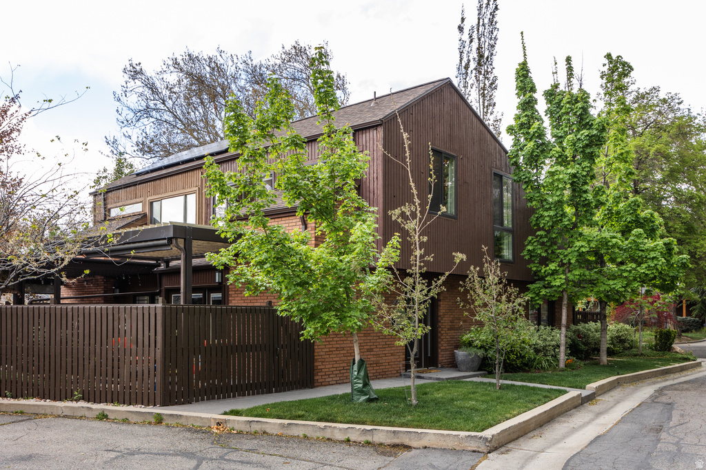 2052 E MICHIGAN AVE Salt Lake City, UT 84108