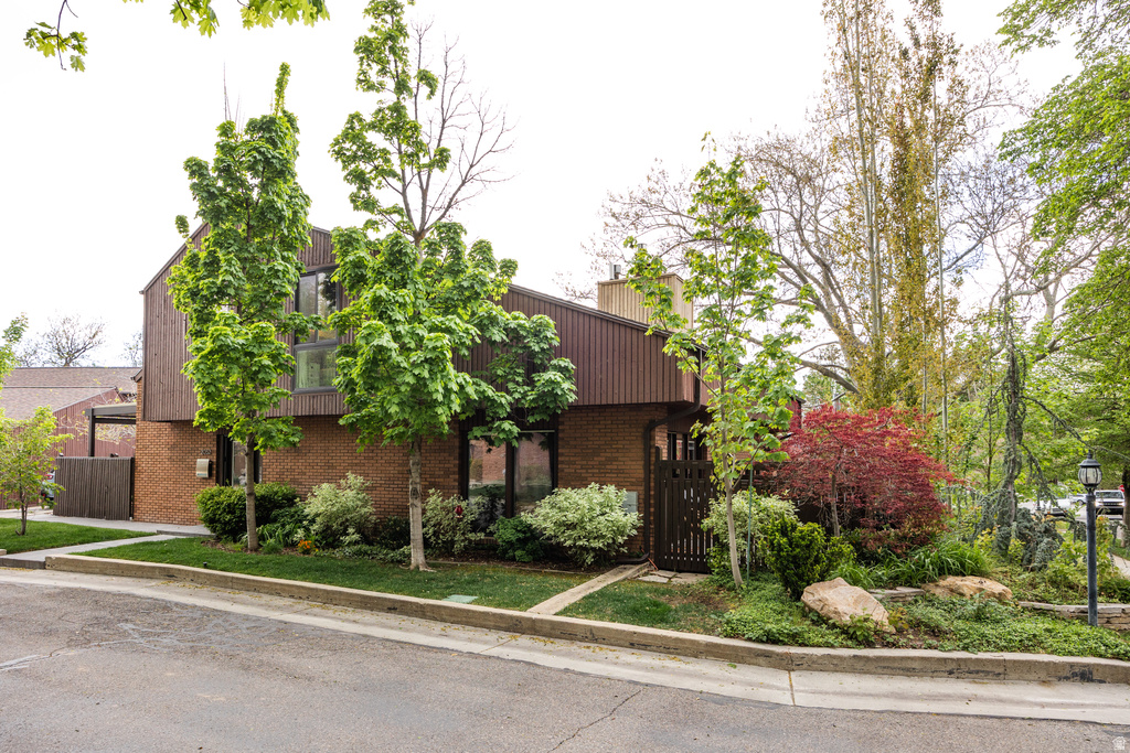 2052 E MICHIGAN AVE Salt Lake City, UT 84108