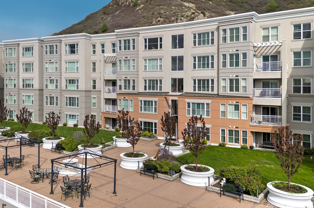 3075 E KENNEDY DR #210 Salt Lake City, UT 84108
