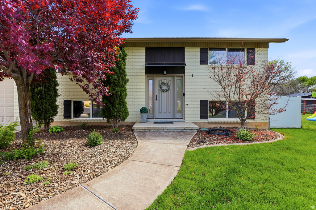 611 W 1635 N Clinton, UT 84015