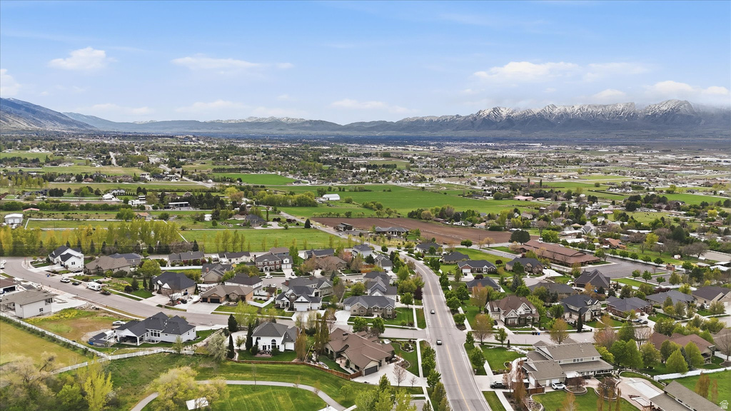 715 BLUFF ST Hyde Park, UT 84318