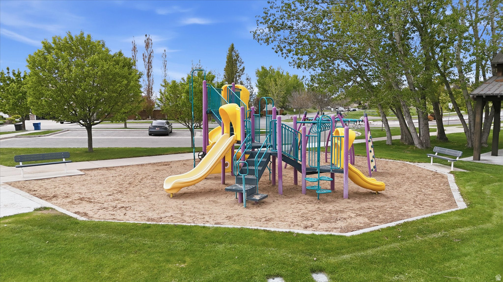 715 BLUFF ST Hyde Park, UT 84318