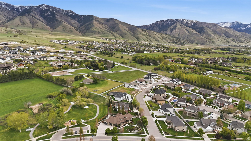 715 BLUFF ST Hyde Park, UT 84318