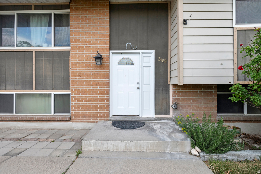 3452 S 7930 W Magna, UT 84044