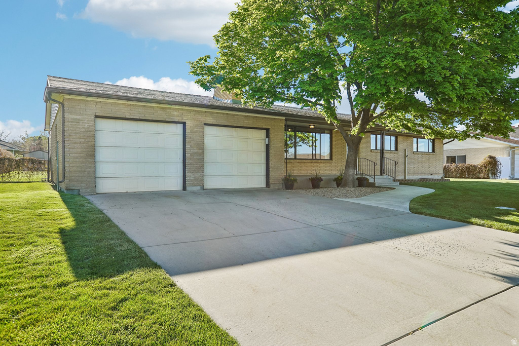 9270 S JANA LEE DR West Jordan, UT 84088