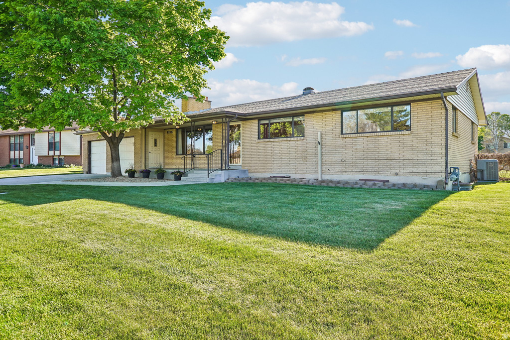 9270 S JANA LEE DR West Jordan, UT 84088