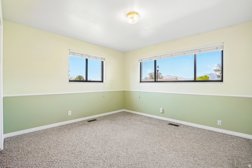 9270 S JANA LEE DR West Jordan, UT 84088