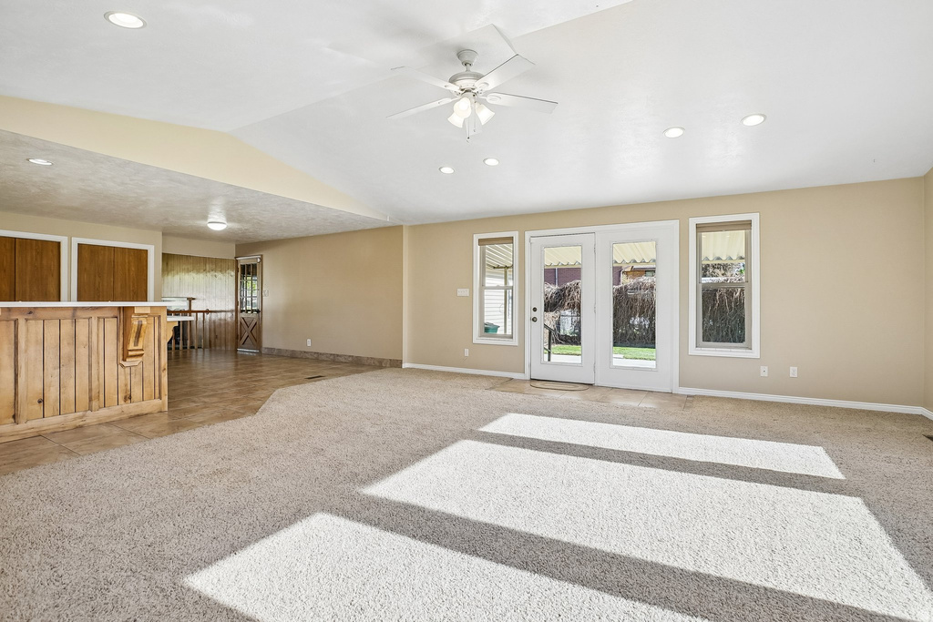 9270 S JANA LEE DR West Jordan, UT 84088
