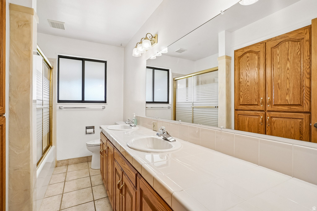 9270 S JANA LEE DR West Jordan, UT 84088