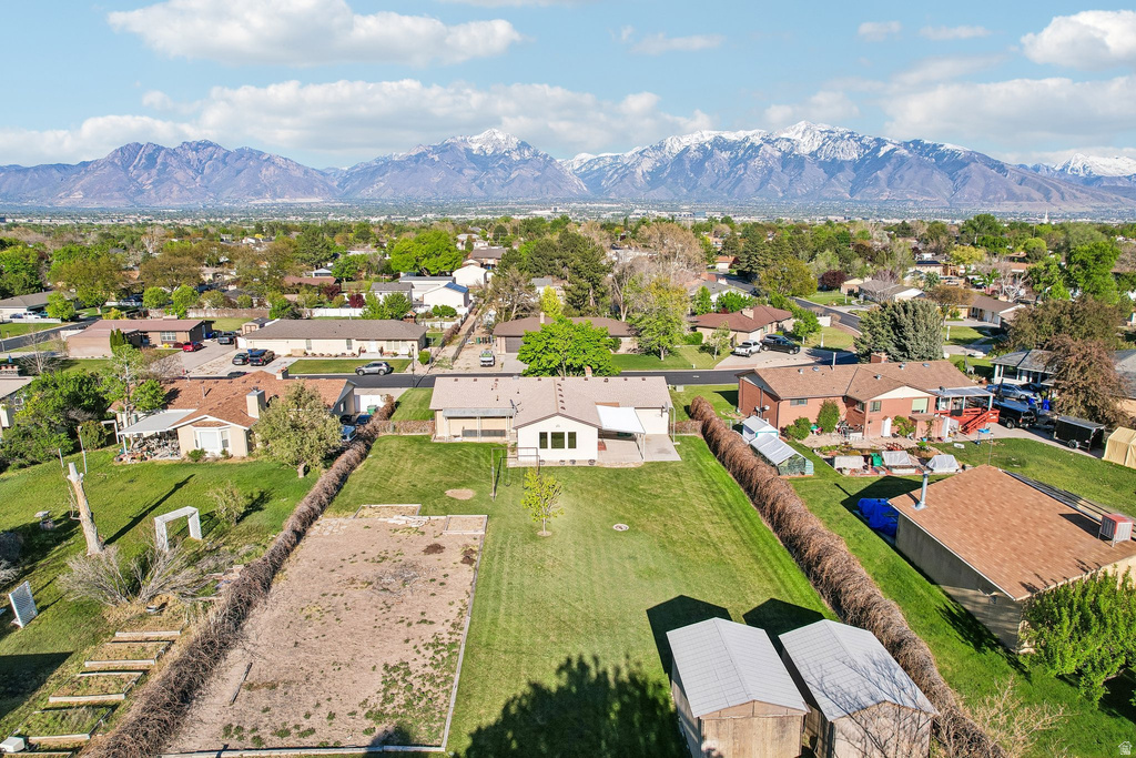 9270 S JANA LEE DR West Jordan, UT 84088