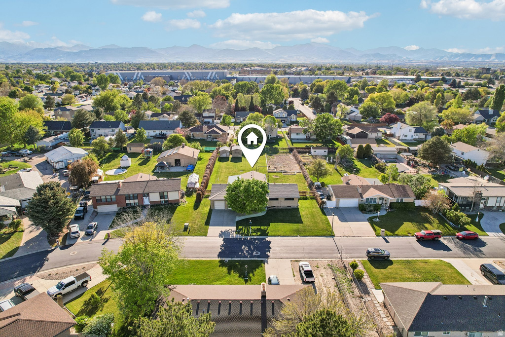 9270 S JANA LEE DR West Jordan, UT 84088