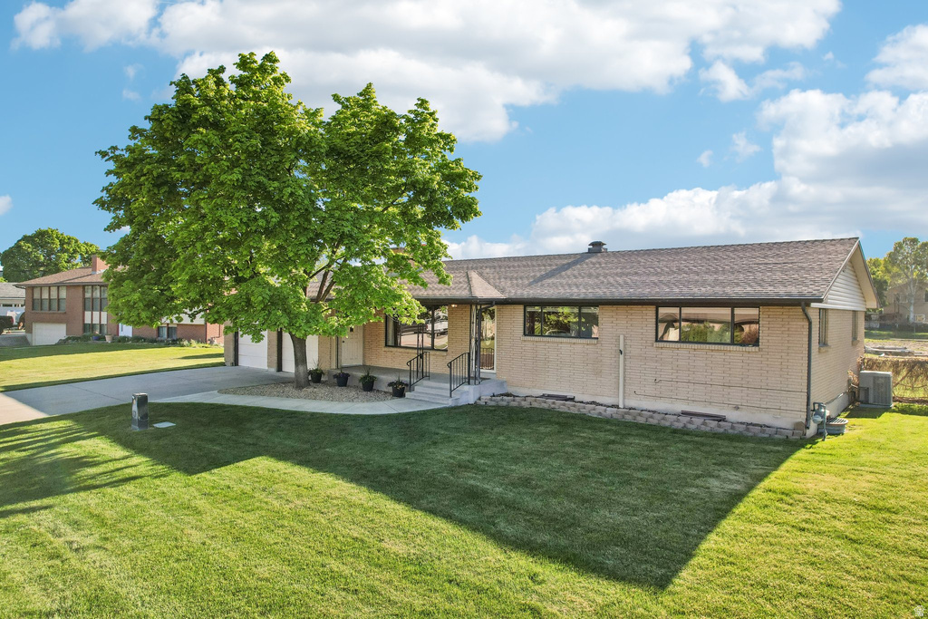 9270 S JANA LEE DR West Jordan, UT 84088
