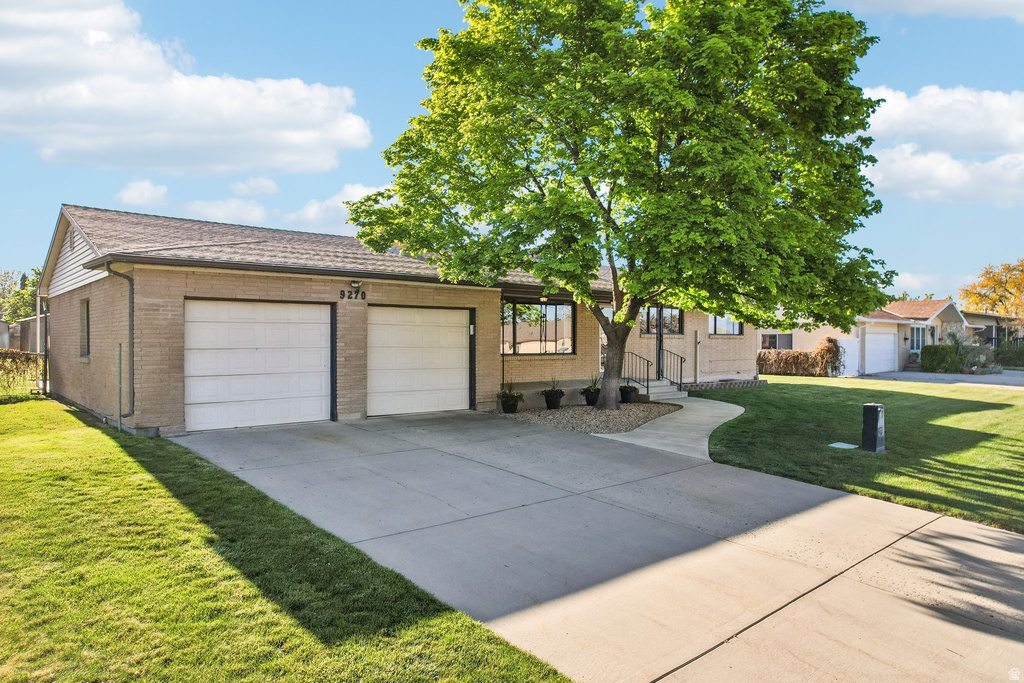 9270 S JANA LEE DR West Jordan, UT 84088