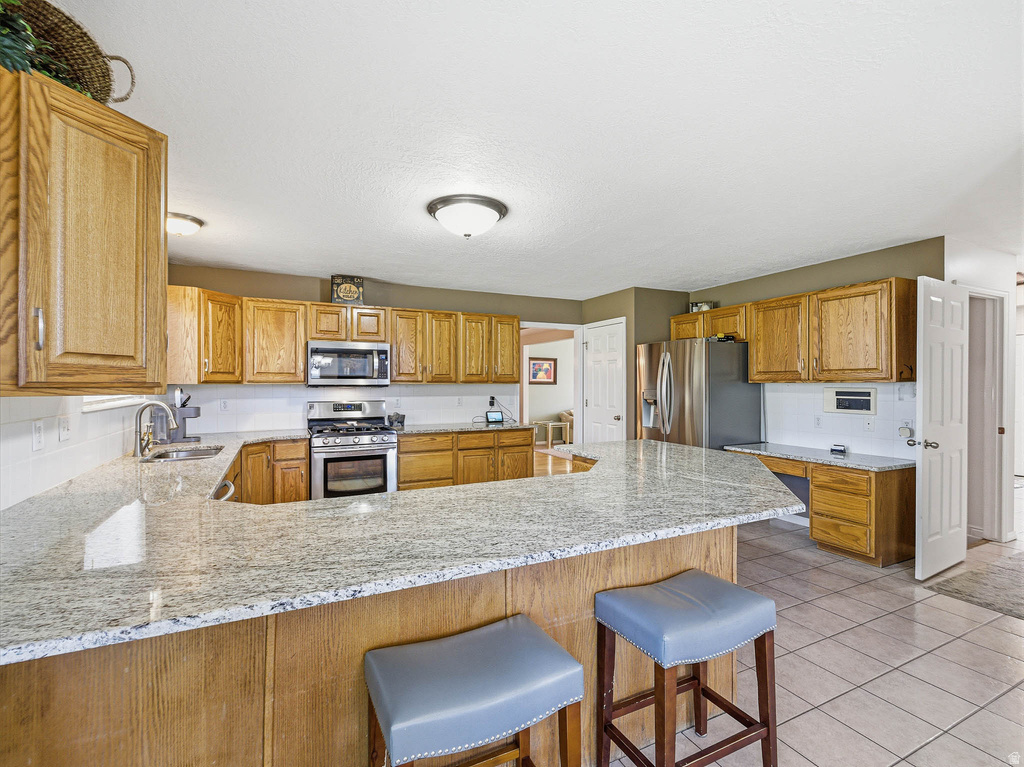 9876 S SPRUCE DALE DR South Jordan, UT 84095