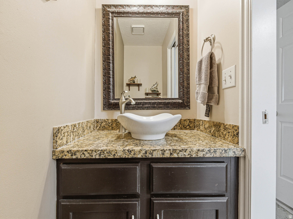 9876 S SPRUCE DALE DR South Jordan, UT 84095