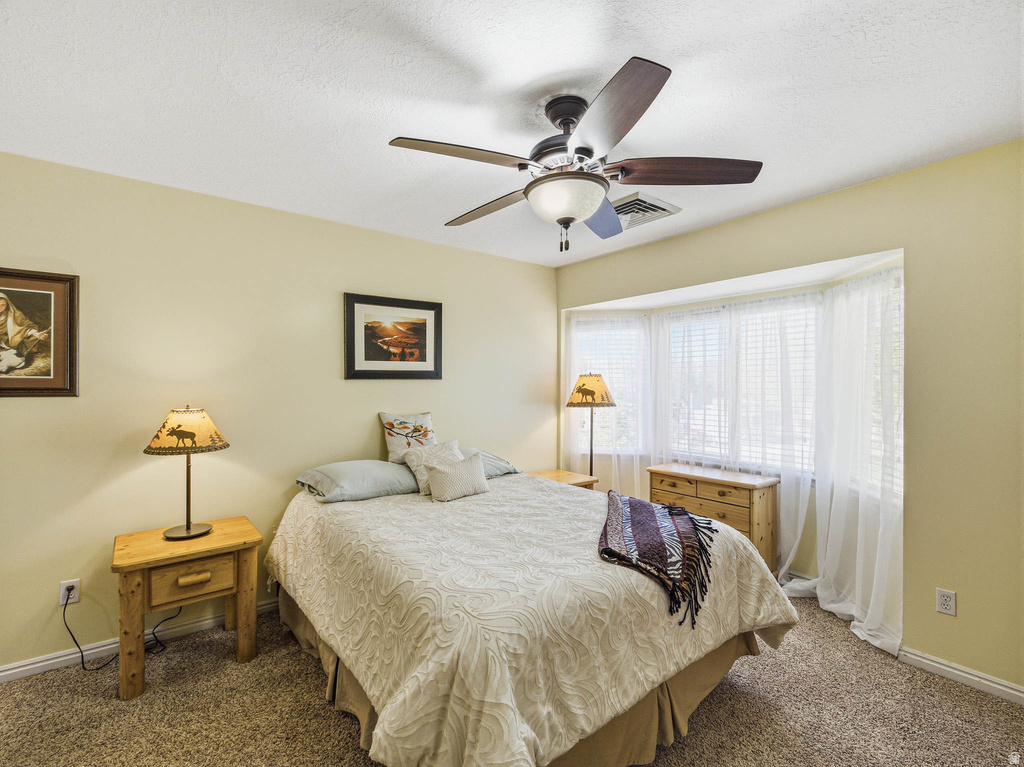 9876 S SPRUCE DALE DR South Jordan, UT 84095