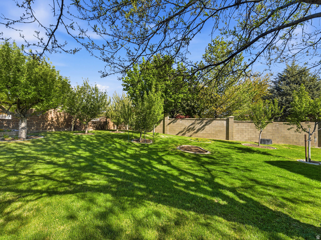9876 S SPRUCE DALE DR South Jordan, UT 84095