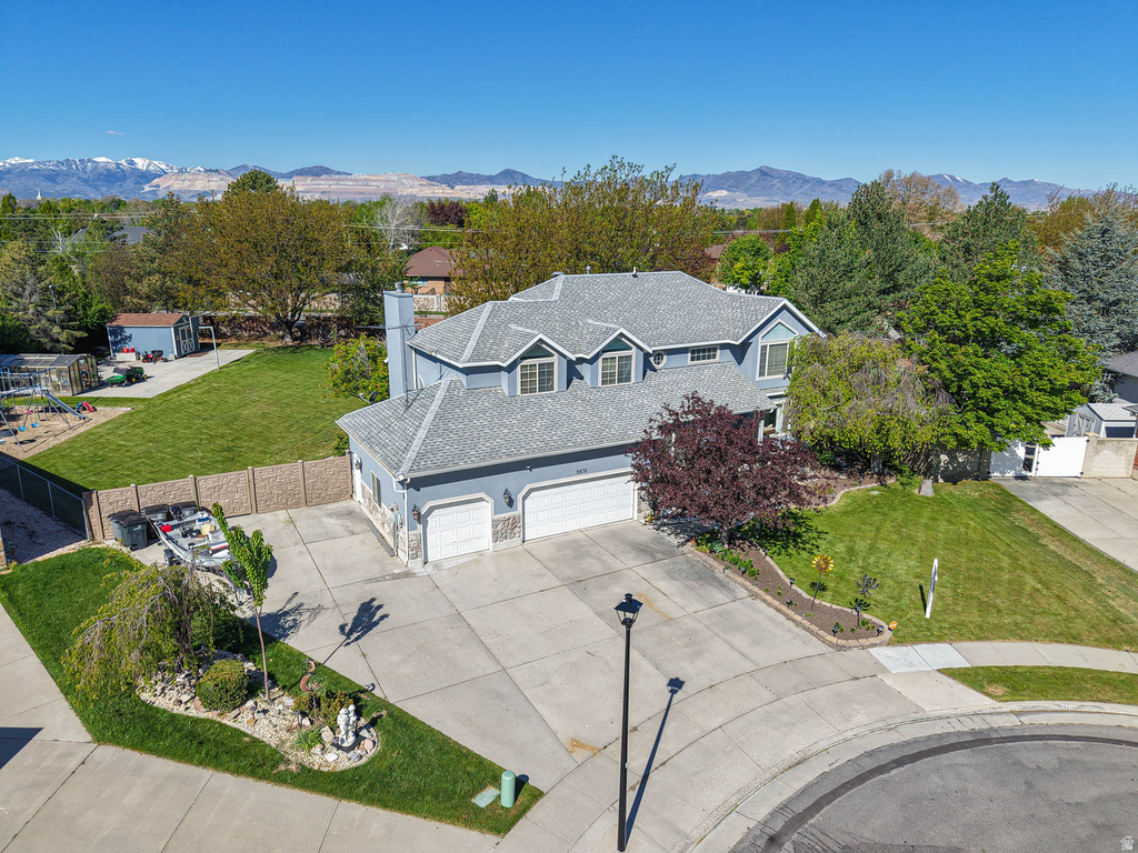 9876 S SPRUCE DALE DR South Jordan, UT 84095