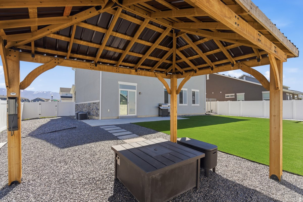 3458 S GRAY PINE LN Syracuse, UT 84075