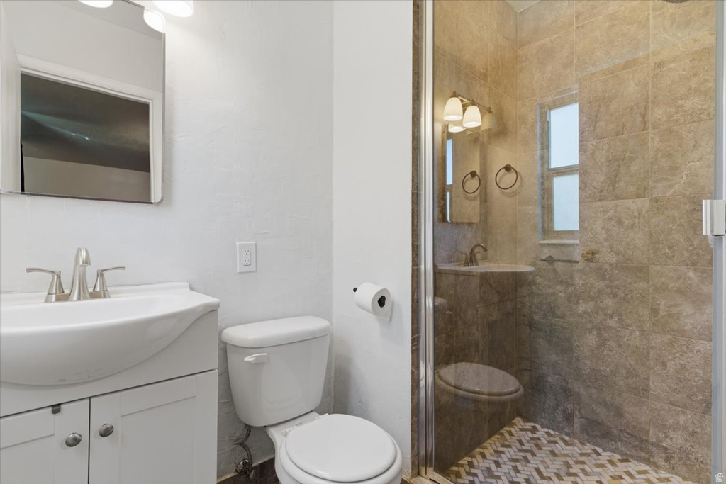 5680 S 2600 W #12 Roy, UT 84067